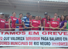 Greve dos servidores municipais de Rio Negro entra no nono dia