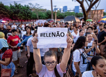 Nem a chuva impediu o protesto “ELENAO” das mulheres em Cuiabá