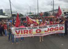 Protesto dos professores de Maracanaú fecha CE 060 por quase três horas