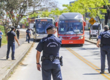 Guardas municipais ganham indenização de quase R$ 2 milhões da Prefeitura de Curitiba