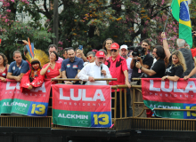  “Minas mostra que quer democracia, emprego e respeito às mulheres”, diz Lula em BH