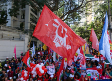 Grito dos Excluídos em SP celebra democracia e cobra prisão de Bolsonaro