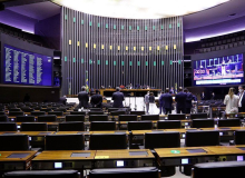 Senadores do PSDB e PSD querem atrasar uso dos recursos do Novo Fundeb