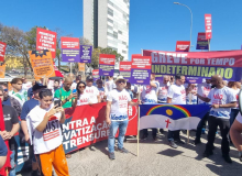 Metroviários de Pernambuco fazem ato de protesto em Brasília