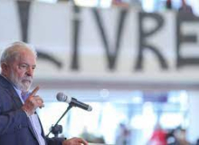 Lula classifica ameaças a jornalistas como "risco para a democracia"