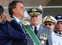 Ex-comandante do Exército confirma a oficiais reuniões golpistas de Bolsonaro