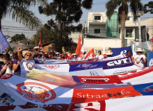 Municipais de São Paulo levam solidariedade a Lula em Curitiba