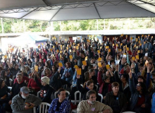 Servidores da prefeitura de Porto Alegre (RS) decidem manter greve