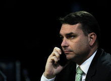 Novo relatório do Coaf envolve Flavio Bolsonaro no esquema das rachadinhas