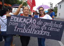 Professores de Caucaia aguardam nova proposta da prefeitura para encerrar greve