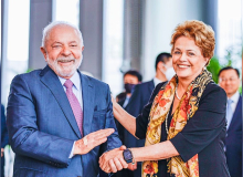 Com Lula presente, Dilma toma posse na presidência do ‘Banco dos Brics’