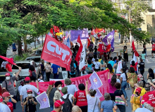 Mulheres vão às ruas de Belo Horizonte e gritam: "Bolsonaro Nunca Mais"