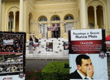Um ano: Servidores de Curitiba protestam contra o Pacote de Maldades