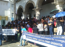 Servidores municipais de Salvador protestam contra reajuste zero