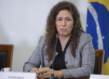 PEC 32: Esther Dweck diz que proposta de Bolsonaro pune servidor