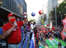 Em SP, presidente da CUT, diz que protestos continuarão até que Bolsonaro caia