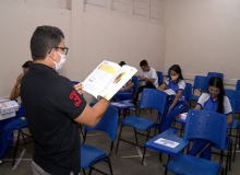 Aulas presenciais neste momento da pandemia são ameaça à vida de todes