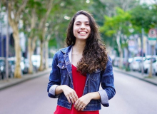 Deputada mais jovem do Paraná é do PT e começou luta por direitos aos 16 anos
