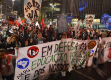 Governo Bolsonaro bloqueia mais R$ 1,68 bi da Educação e inviabiliza universidades