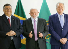 Lula anuncia Ricardo Lewandowski para o Ministério da Justiça no lugar de Dino