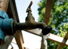 No DF, berço de bacias hidrográficas, 200 mil pessoas não têm acesso à água potável