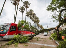 Impactos do temporal em Porto Alegre evidenciam consequências da privatização