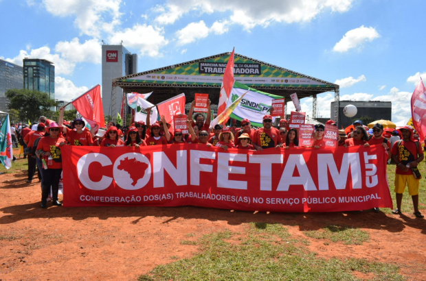 Confetam marca presença na Marcha da Classe Trabalhadora por direitos e dignidade