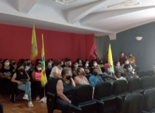 Auxiliares educacionais de São João del-Rei iniciam greve contra retorno presencial