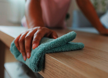 Trabalhadora doméstica no Brasil: negra, mais de 40 anos e salário abaixo do mínimo