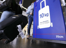 Bolsonaro veta gratuidade para despacho de bagagem de avião
