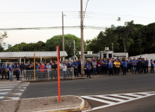 Trabalhadores na Electrolux, em São Carlos, paralisam produção contra demissões