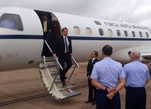 Bolsonaro gasta mais de R$ 3,5 milhões em alimentação no avião presidencial