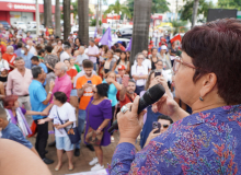 Mulheres ocupam ruas de Goiânia durante o 8 de março